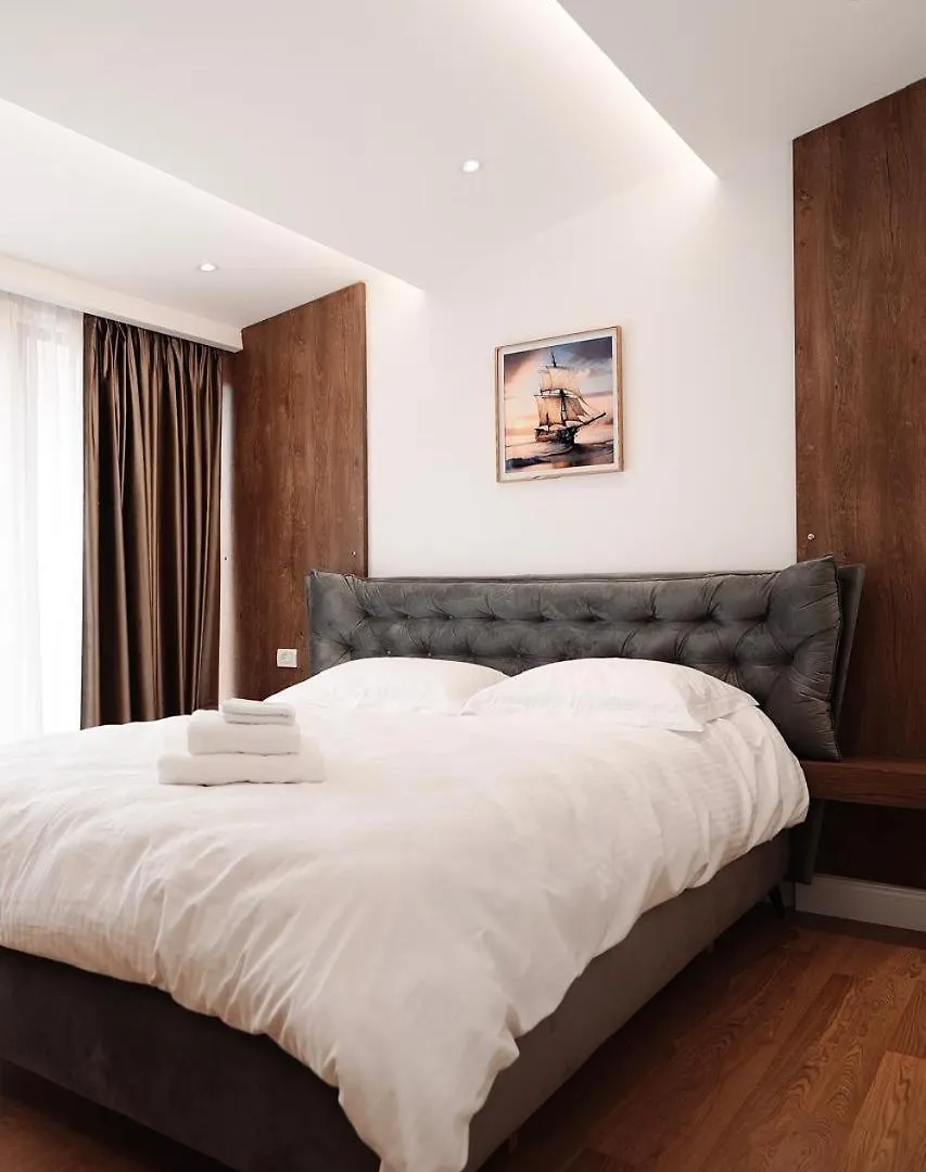 Apartment 103 Тирана