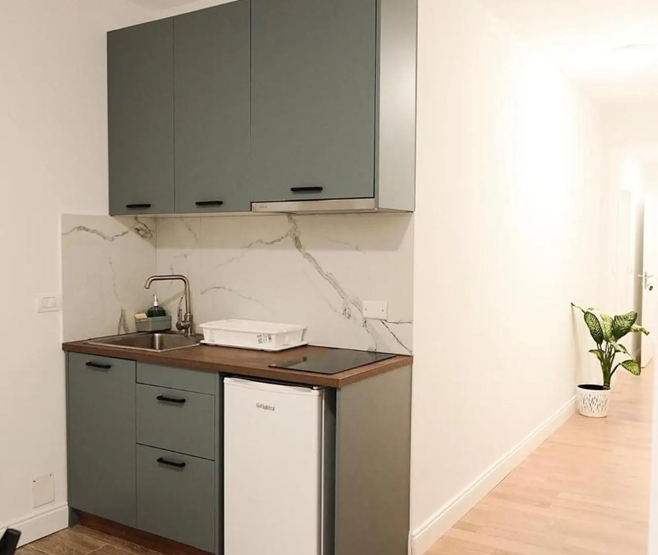 Apartment 103 Тирана